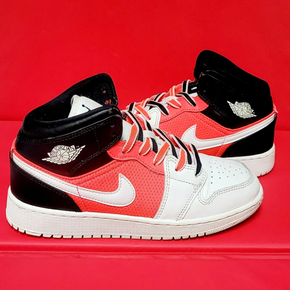 Jordan 1 Mid Black Infrared GS Shoes #FB4417-016 size 5Y Big Boys / Women's 6.5 - Picture 9 of 12
